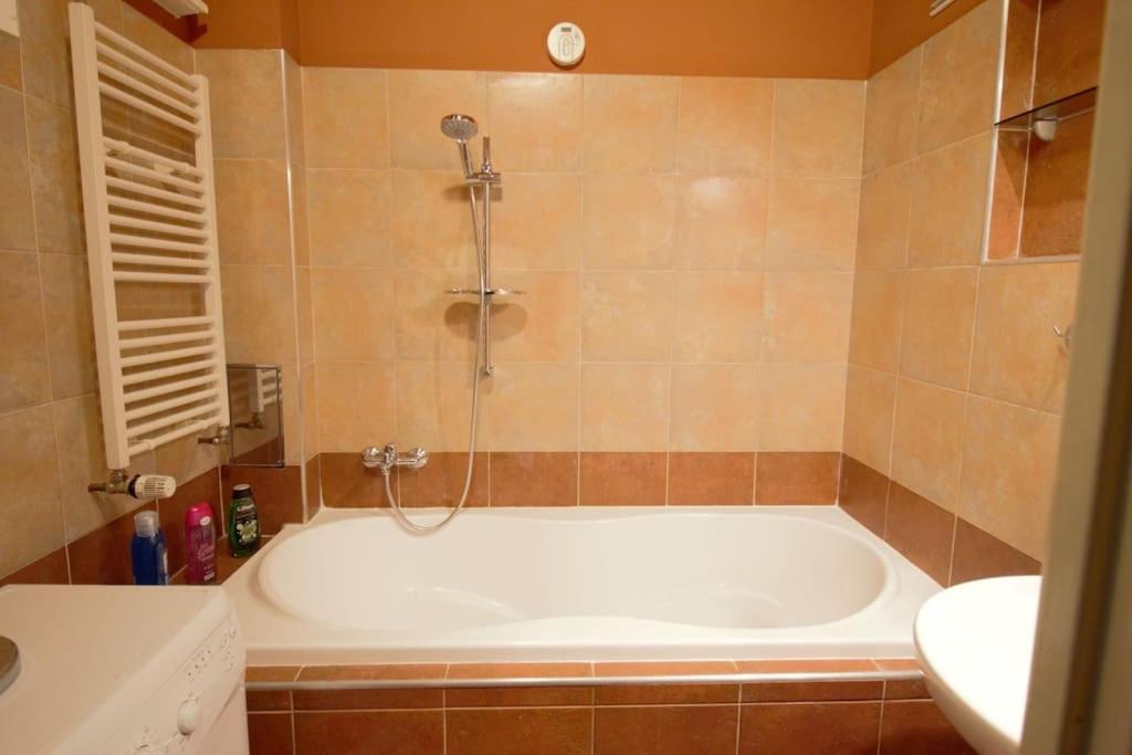 Comfort 2Bedrooms Quite Place!-Vinohrady Prága Kültér fotó