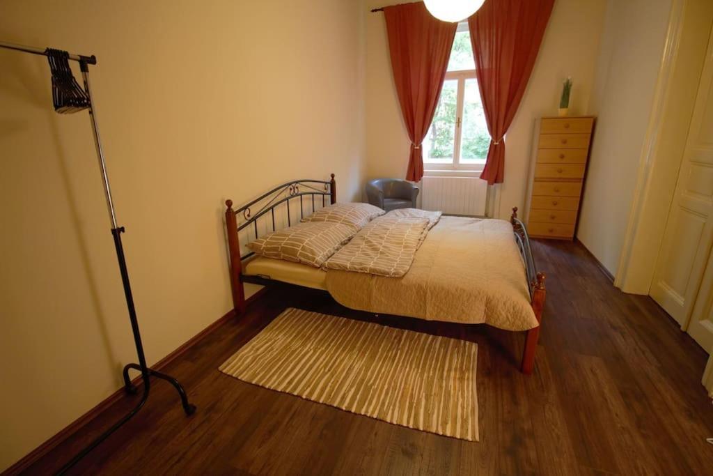 Comfort 2Bedrooms Quite Place!-Vinohrady Prága Kültér fotó